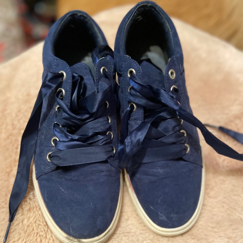 JustFab blue ribbon shoes